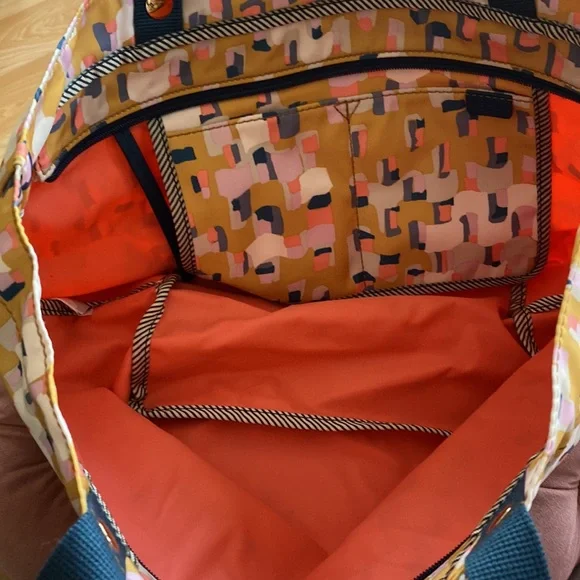 FOSSIL TOTE - Picture 2 of 2